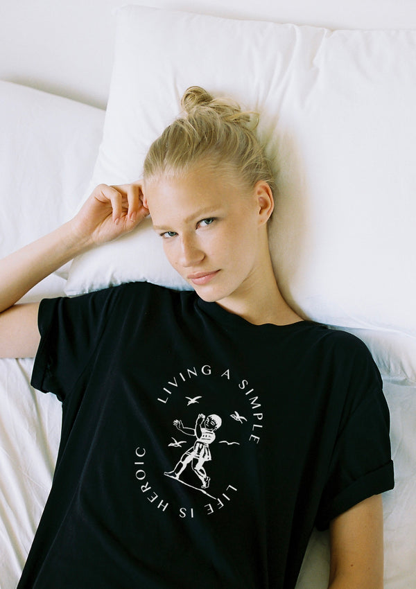 SIMPLE LIFE GIRL T SHIRT IN BLACK