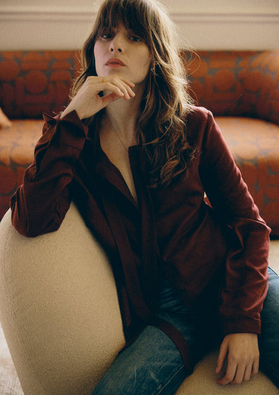 THE MAGICIAN BLOUSE IN BURGUNDY