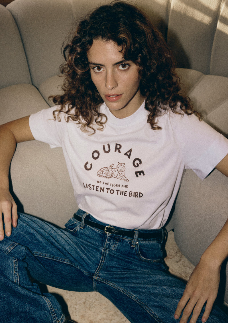 COURAGE. FAIT MAIN GIRL T SHIRT IN CHOCOLATE PRINT