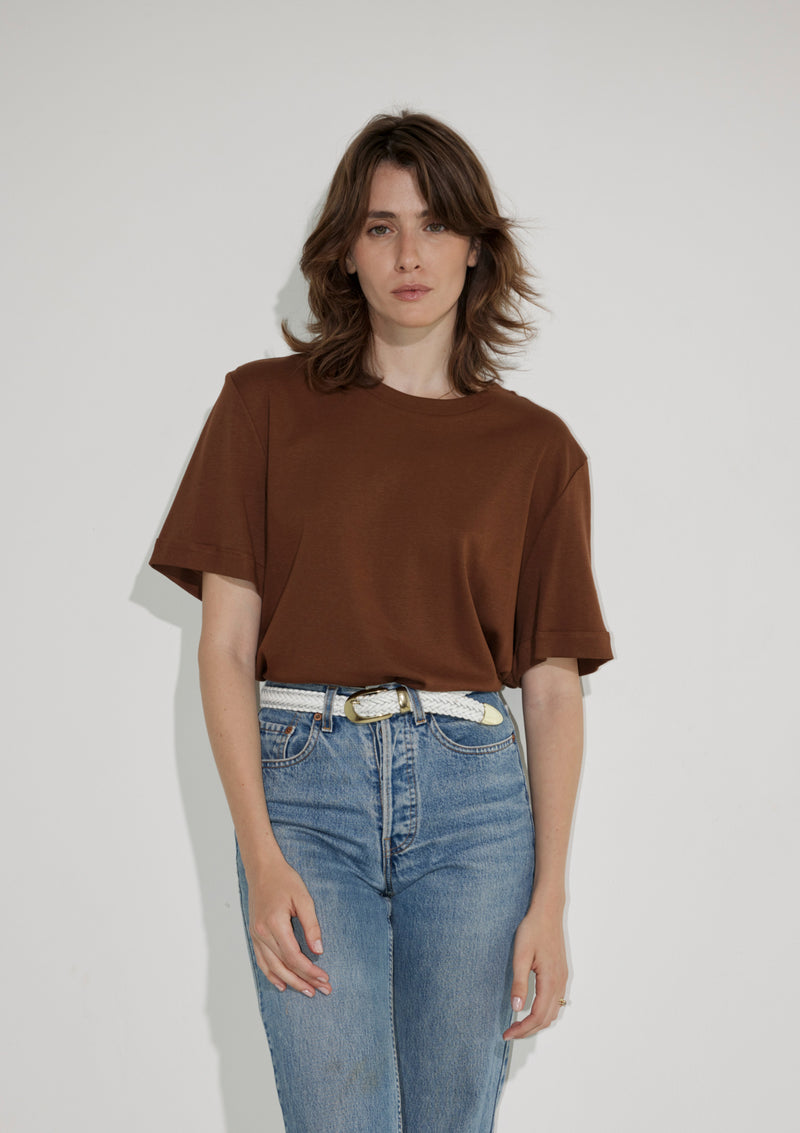 IT'S A FEELING T SHIRT IN BERRY BROWN