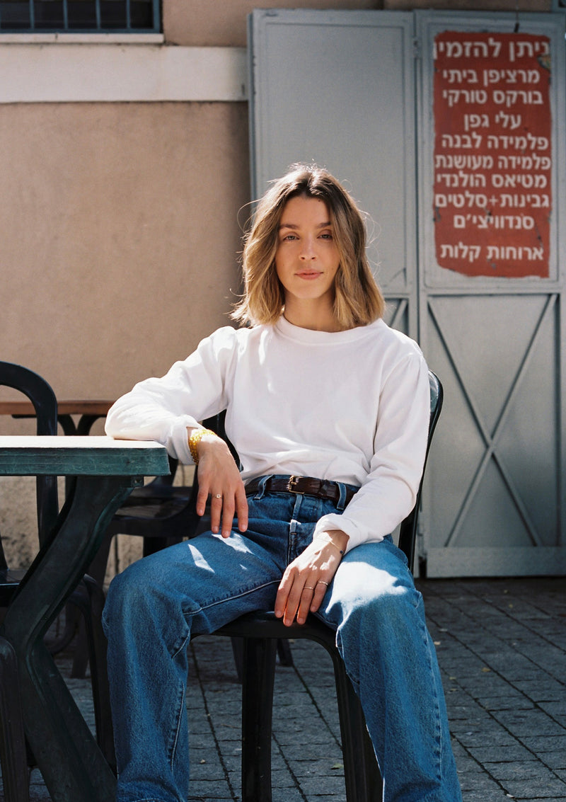 CHARM GATHERED SHOULDERS T SHIRT IN WHITE