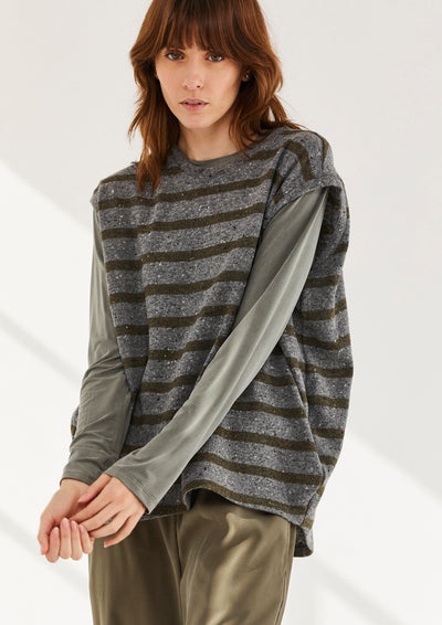 HEAR THE WIND VEST IN OLIVE STRIPES