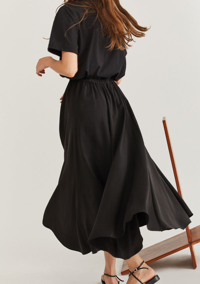 CAN YOU DO THE TWIST SKIRT IN BLACK